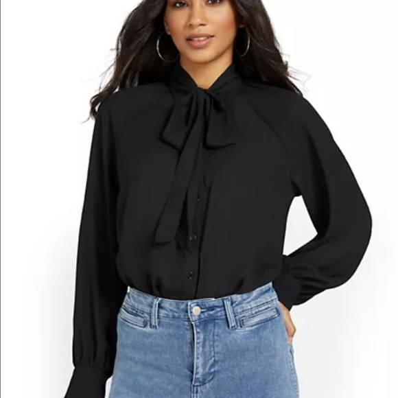 New York & Company Dresses & Skirts - Lattice bow top